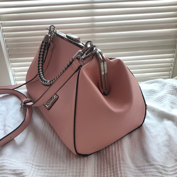 *SOLD*Catherine Malandrino Annabelle Blush Pink Flower Clasp Latch Satchel Purse - Picture 7 of 9